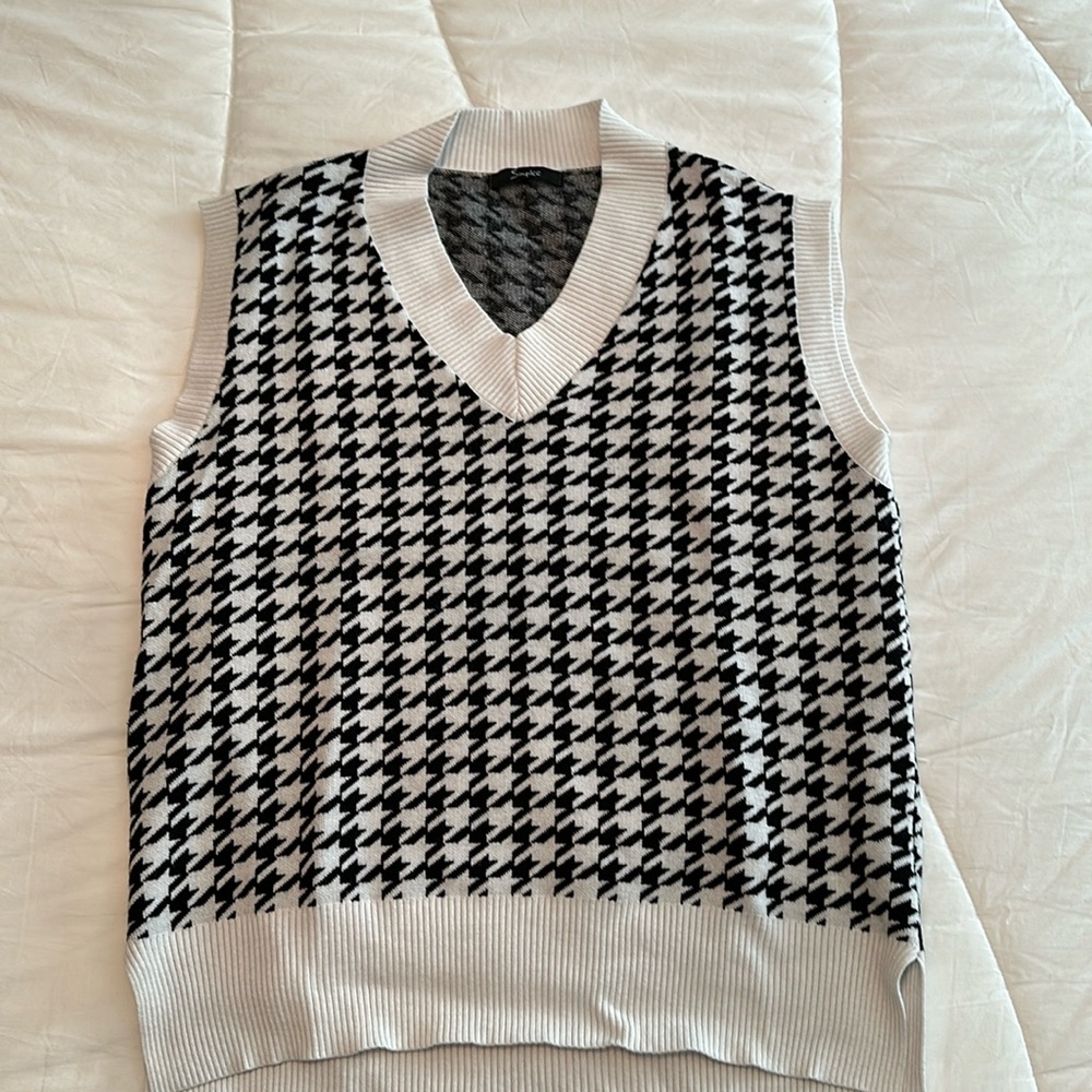 HOUNDSTOOTH SWEATER VEST